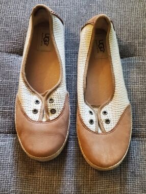 UGG Women’s Brown and Cream Casual Slip-On Flats